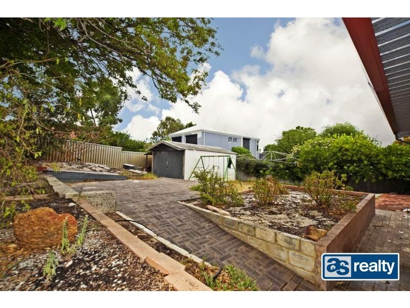 4 Palmer Place, Embleton WA 6062