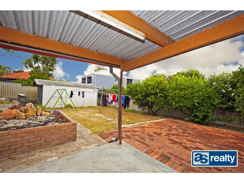 4 Palmer Place, Embleton WA 6062