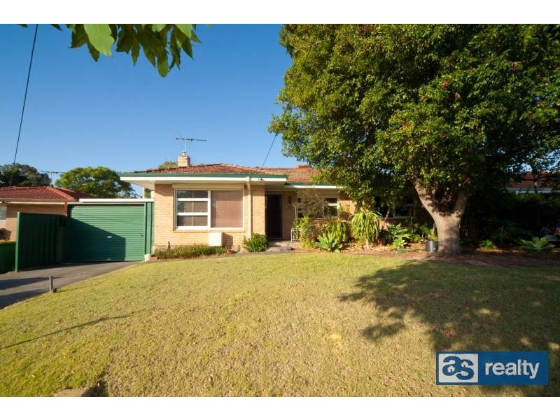 33 Sanderson Street, Embleton WA 6062