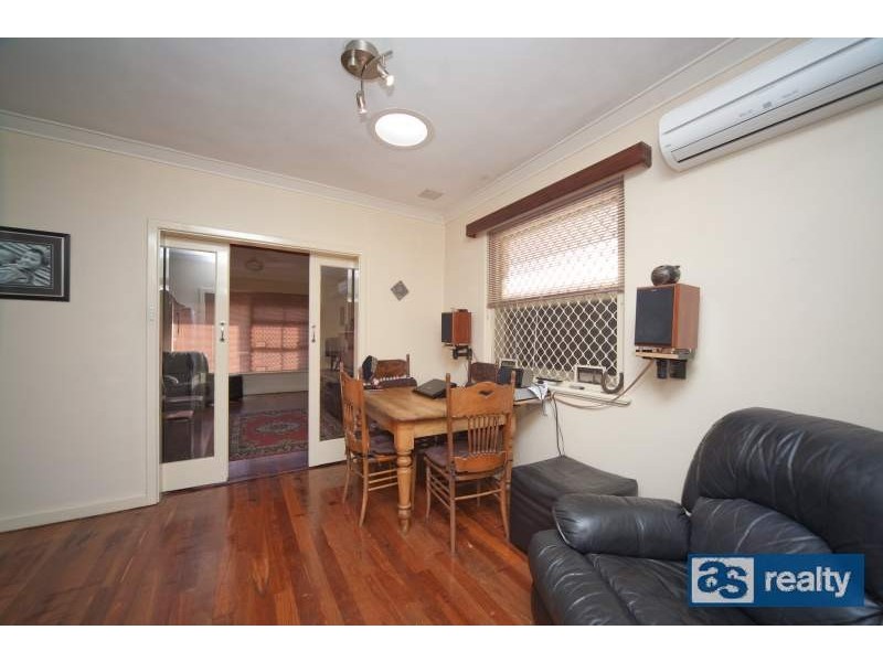 33 Sanderson Street, Embleton WA 6062