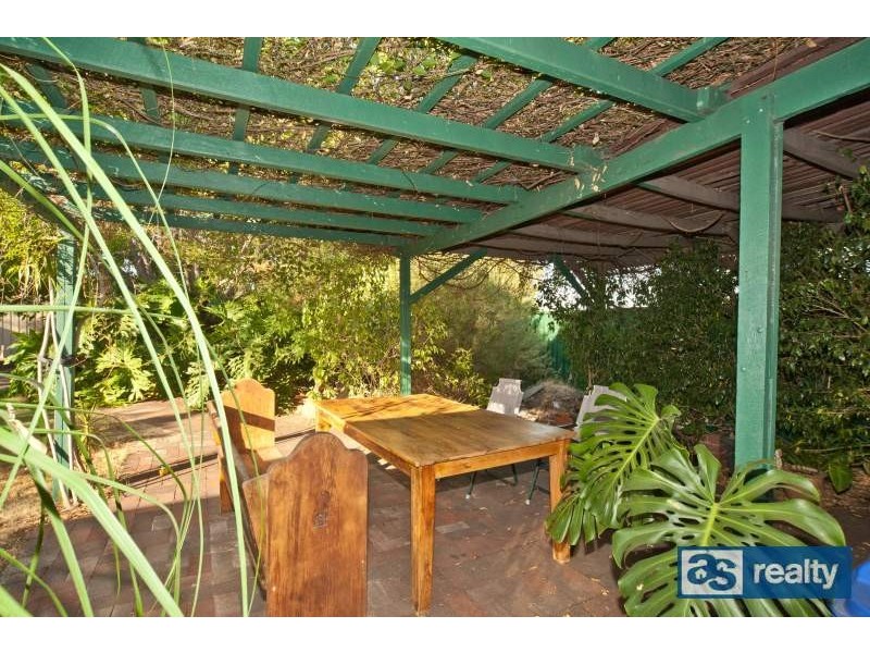 33 Sanderson Street, Embleton WA 6062