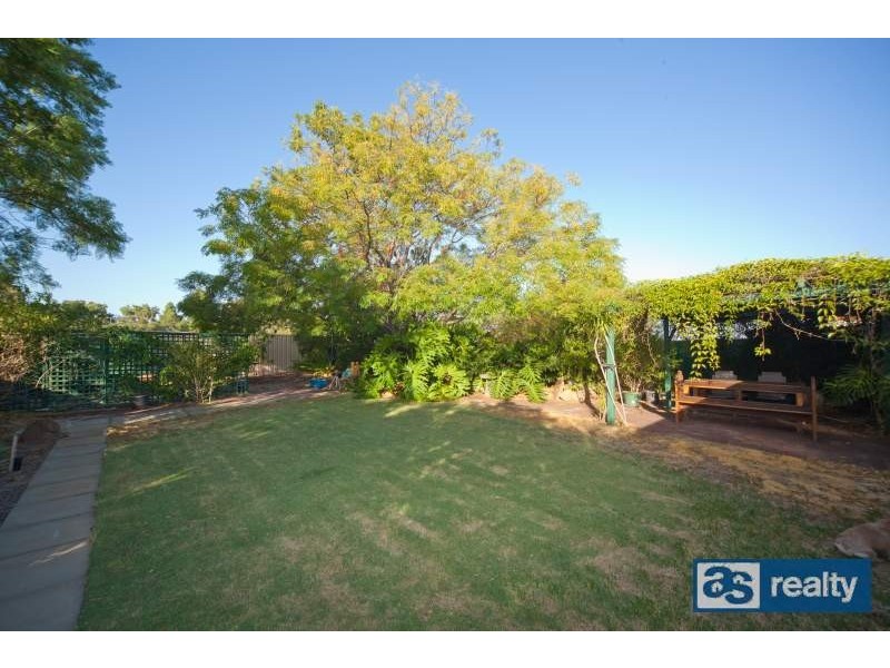 33 Sanderson Street, Embleton WA 6062