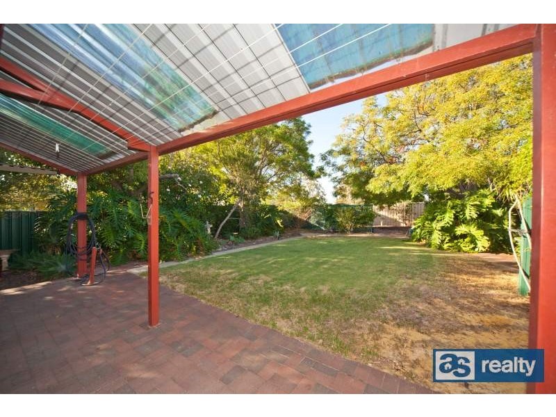 33 Sanderson Street, Embleton WA 6062