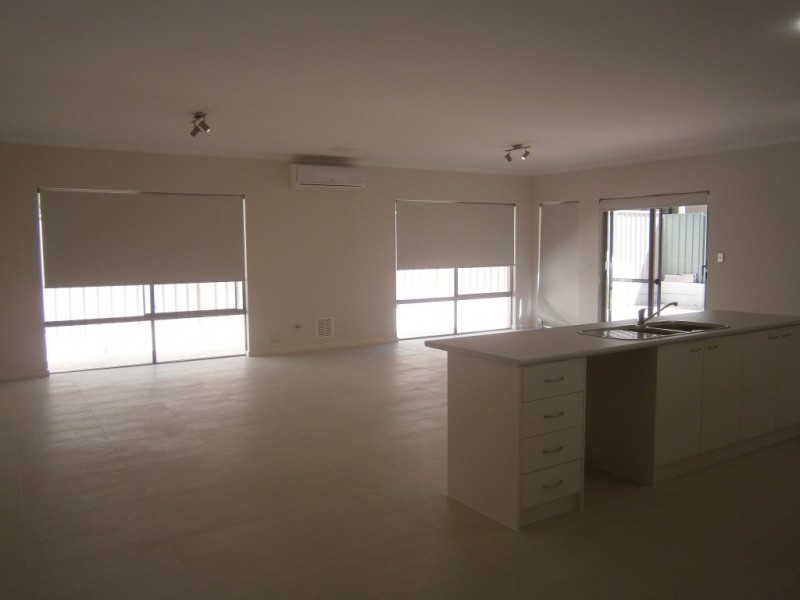 16A Sanderson Street, Embleton WA 6062