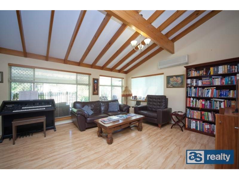 415 Coode St, Dianella WA 6059