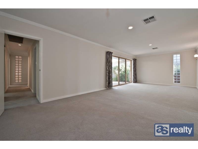 26 Juniper Way, Duncraig WA 6023