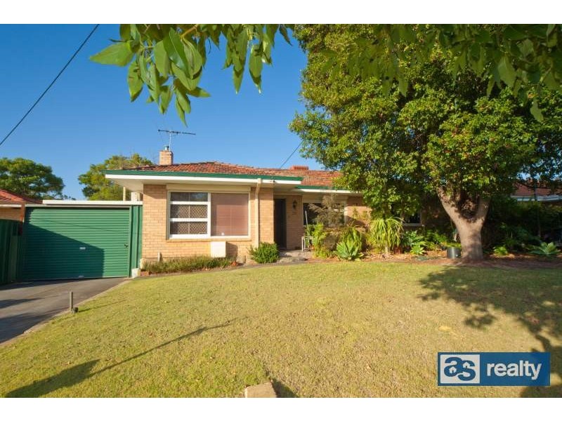 33 Sanderson Street, Embleton WA 6062