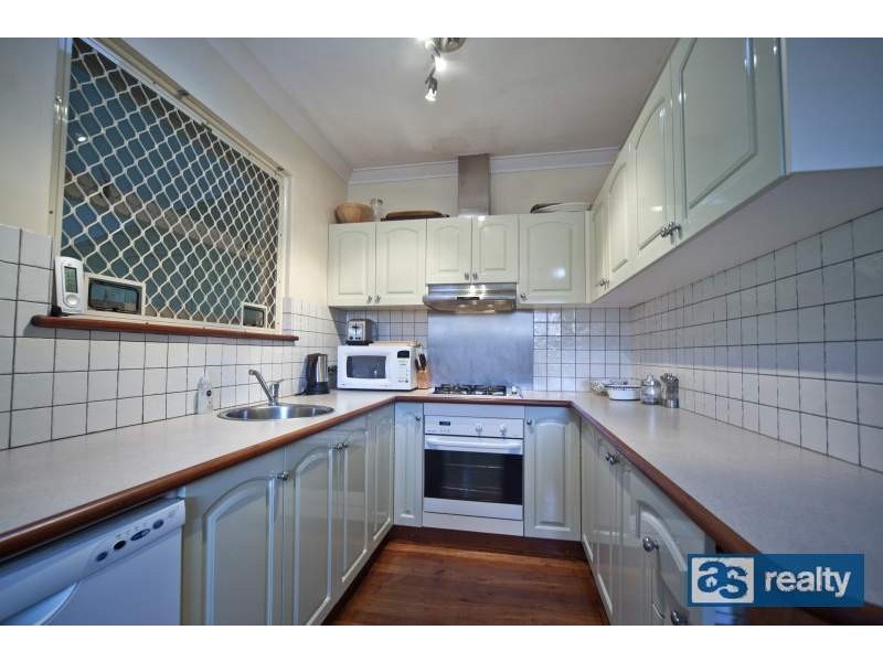 33 Sanderson Street, Embleton WA 6062