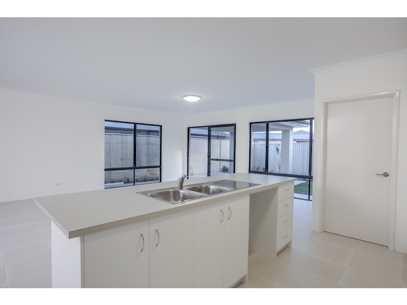 60 McKenzie Way, Embleton WA 6062