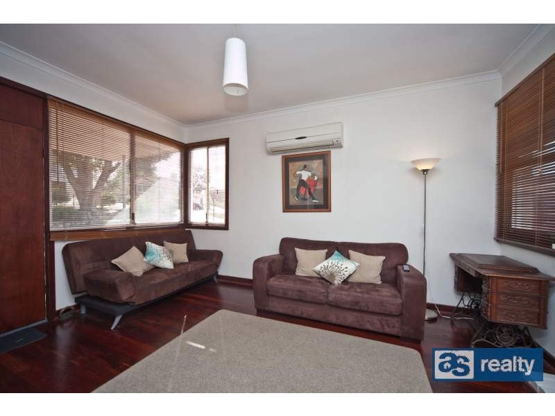 7 Hawkins Street, Embleton WA 6062