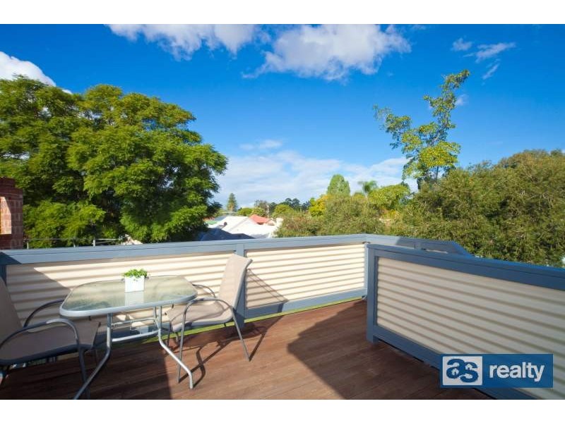 7 Hawkins Street, Embleton WA 6062