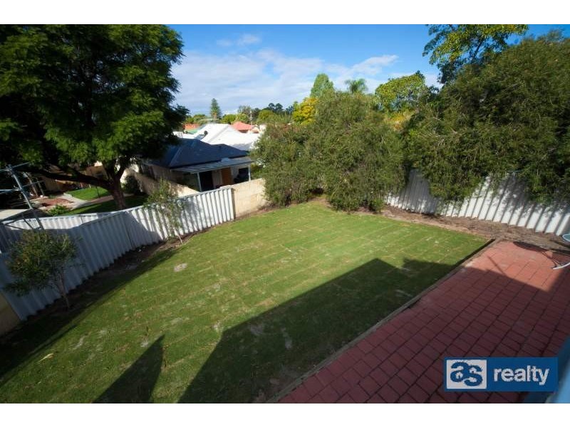 7 Hawkins Street, Embleton WA 6062