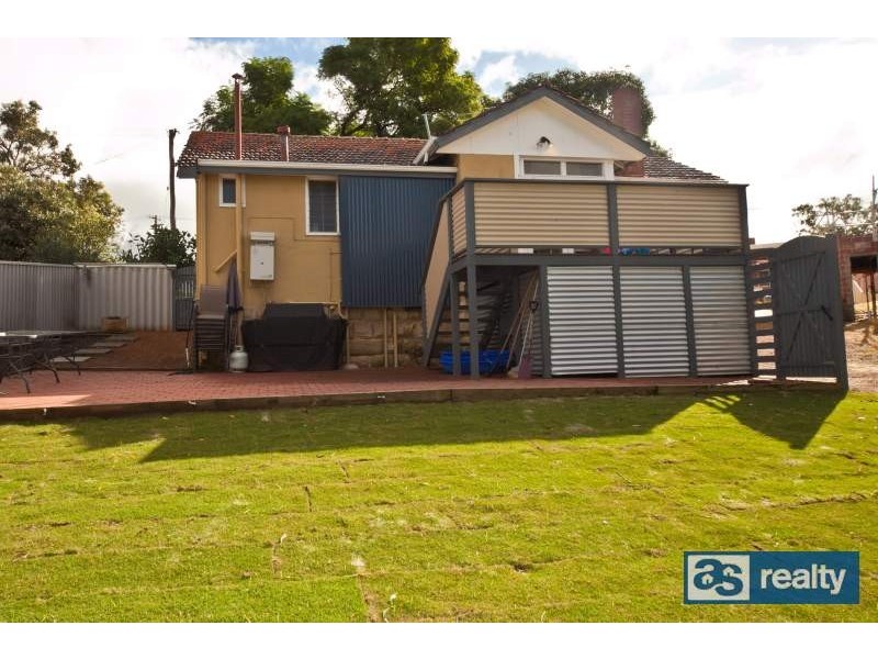 7 Hawkins Street, Embleton WA 6062