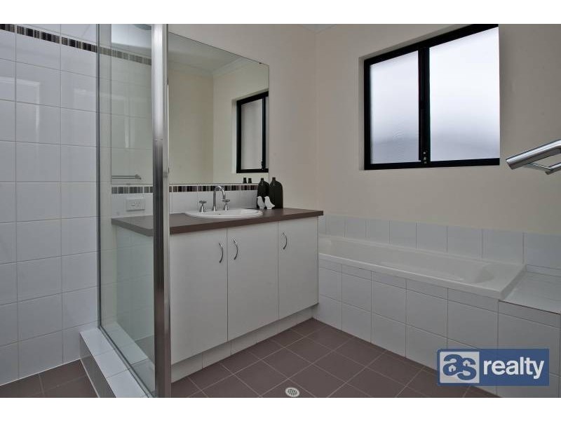 60A Mckenzie Way, Embleton WA 6062