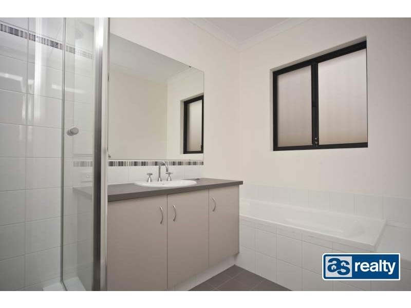 B/60 Mckenzie Way, Embleton WA 6062