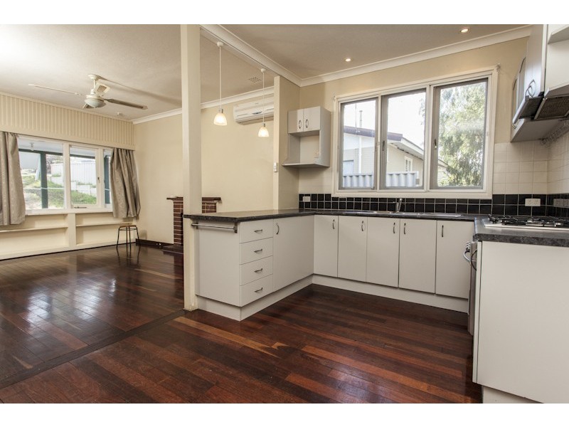 17 Hawkins Street, Embleton WA 6062