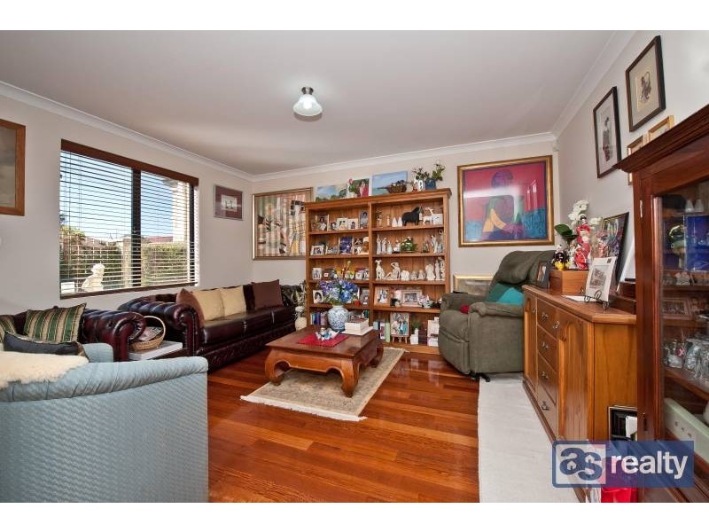 10 Sanderson Street, Embleton WA 6062