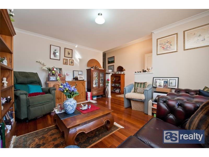 10 Sanderson Street, Embleton WA 6062