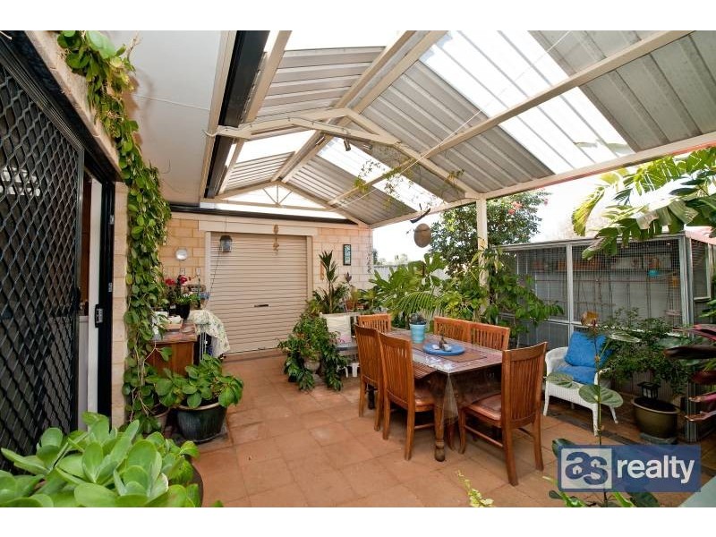 10 Sanderson Street, Embleton WA 6062