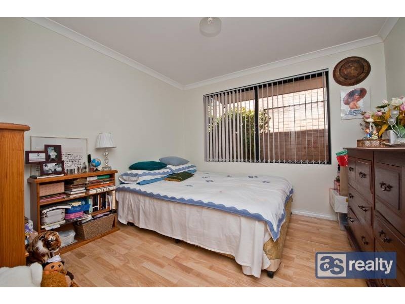 10 Sanderson Street, Embleton WA 6062