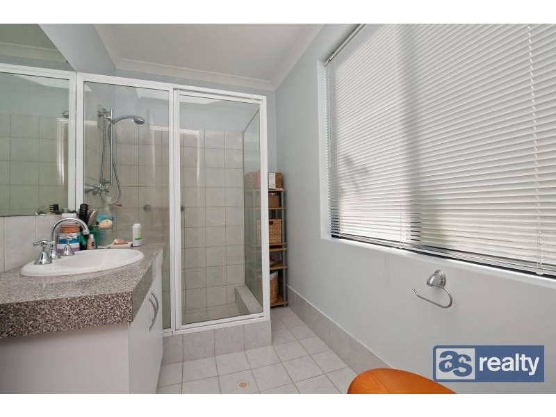 10 Sanderson Street, Embleton WA 6062