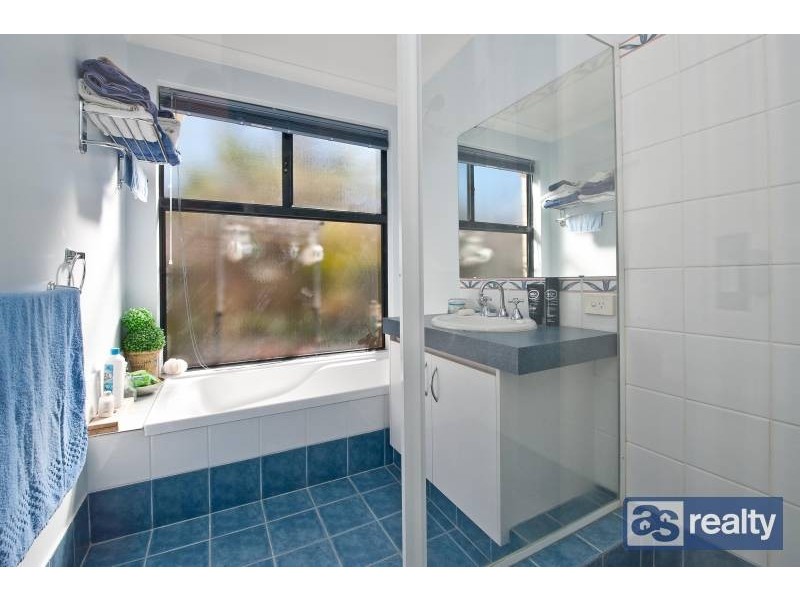 10 Sanderson Street, Embleton WA 6062