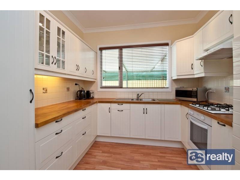 11 Towning Street, Embleton WA 6062