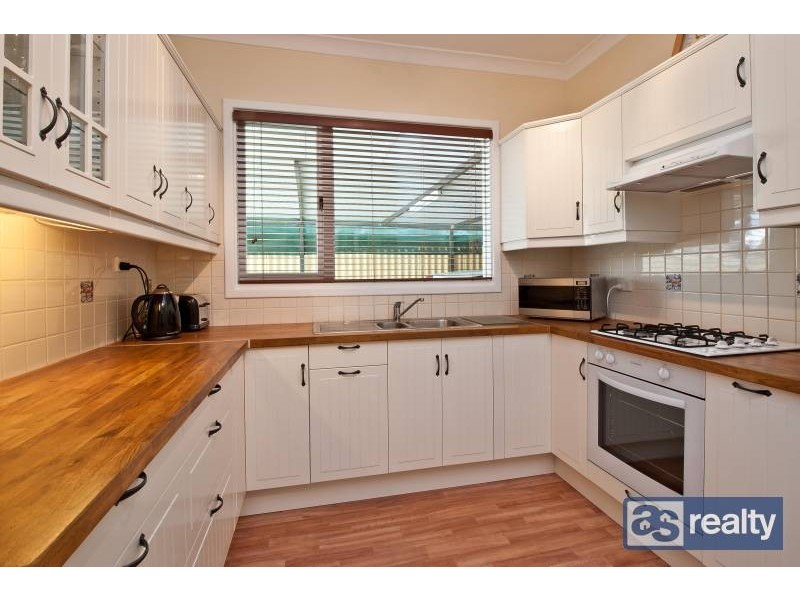 11 Towning Street, Embleton WA 6062