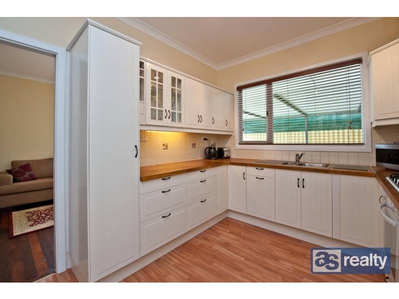 11 Towning Street, Embleton WA 6062