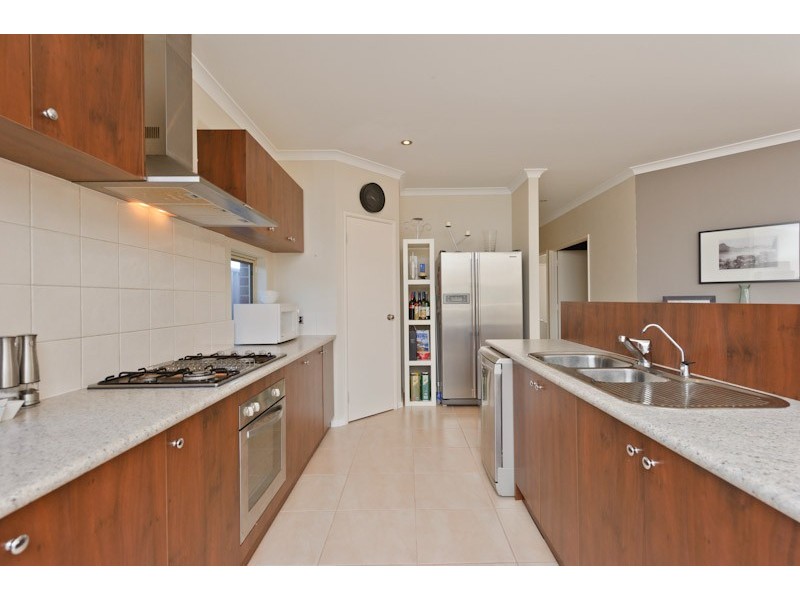 2 Mckenzie Way, Embleton WA 6062