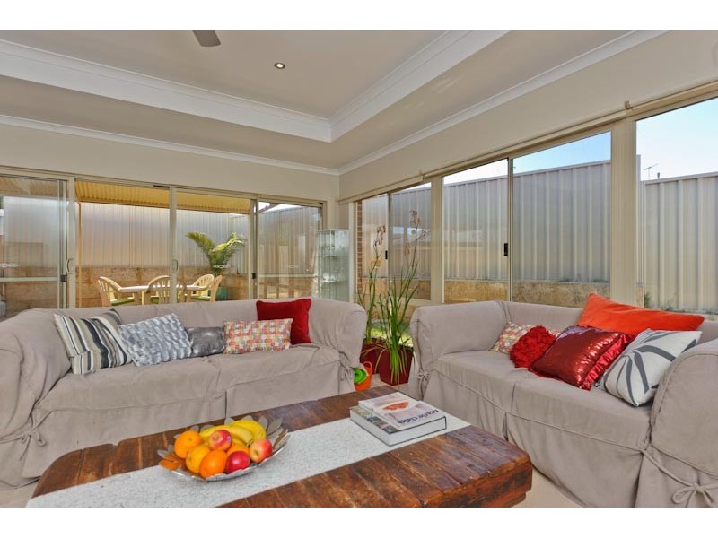 2 Mckenzie Way, Embleton WA 6062