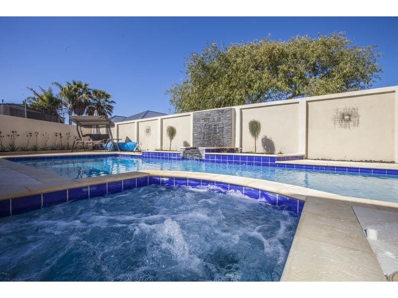 58 McKenzie Way, Embleton WA 6062