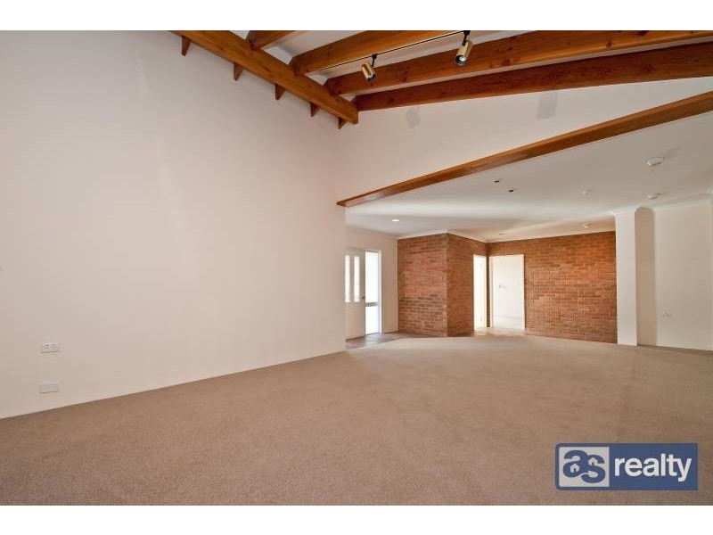 14 Olenek Place, Beechboro WA 6063