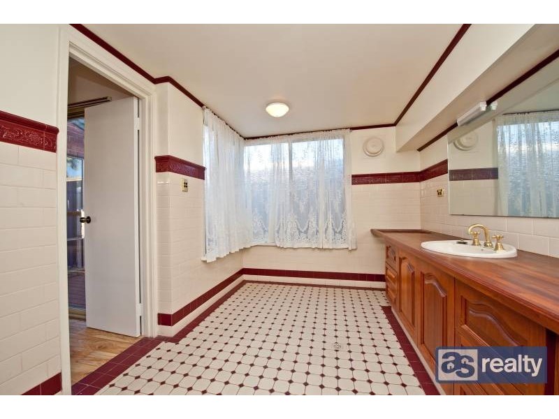 14 Olenek Place, Beechboro WA 6063