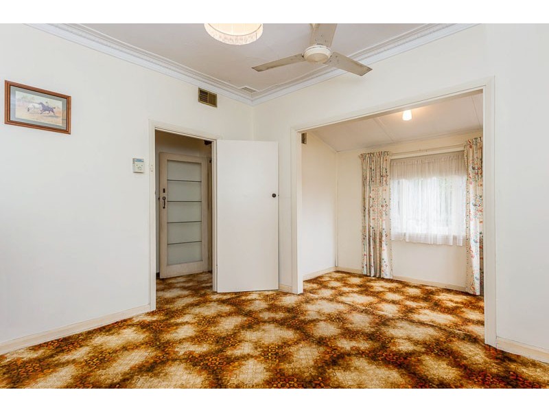 15 The Strand, Bayswater WA 6053