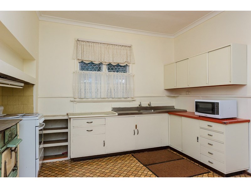 15 The Strand, Bayswater WA 6053