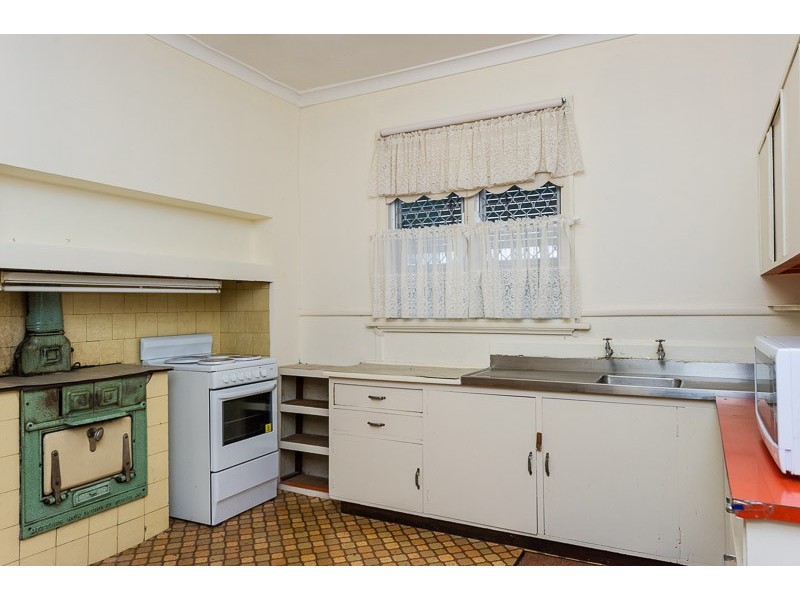 15 The Strand, Bayswater WA 6053