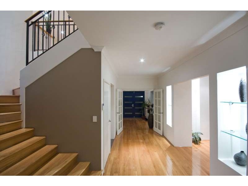 8 Mallion Street, Embleton WA 6062