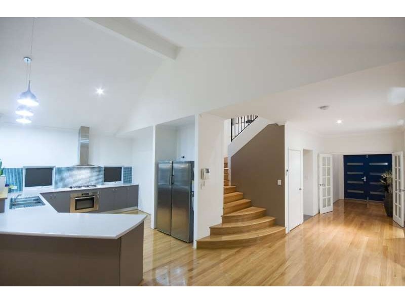 8 Mallion Street, Embleton WA 6062