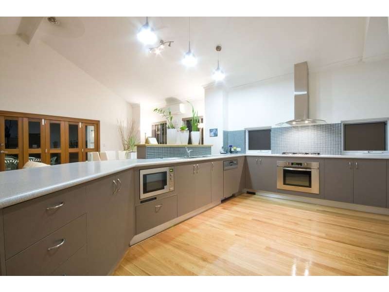 8 Mallion Street, Embleton WA 6062