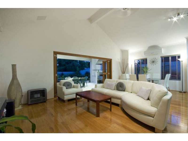 8 Mallion Street, Embleton WA 6062