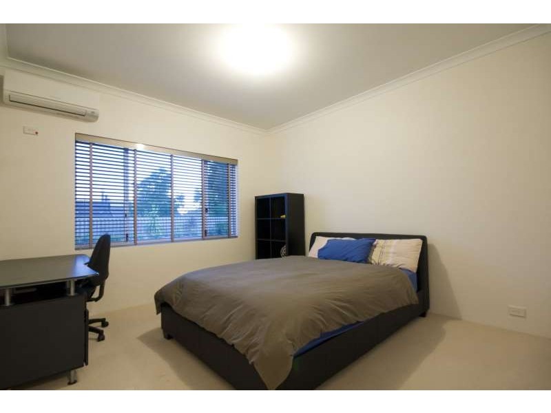 8 Mallion Street, Embleton WA 6062