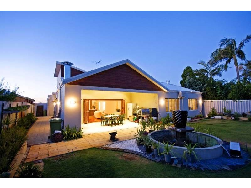 8 Mallion Street, Embleton WA 6062