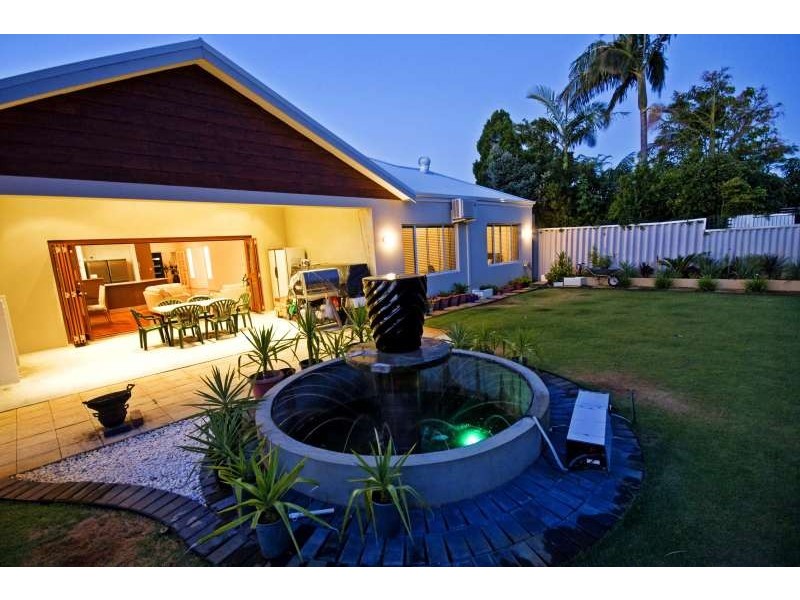 8 Mallion Street, Embleton WA 6062