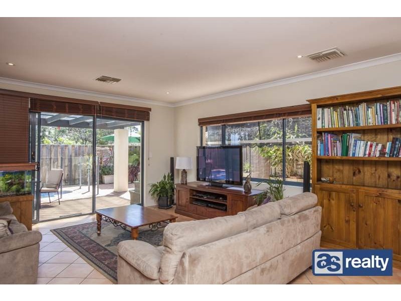 35 Kenilworth Street, Bayswater WA 6053
