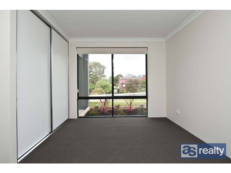 26 Mckenzie Way, Embleton WA 6062
