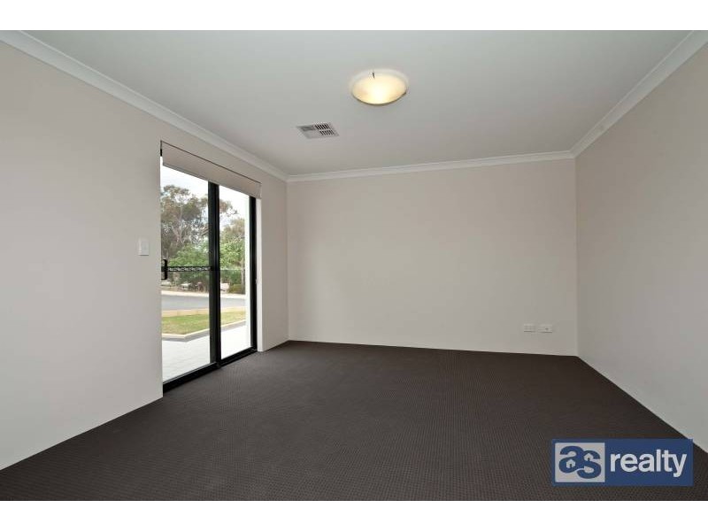 26 Mckenzie Way, Embleton WA 6062