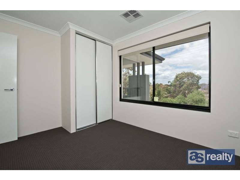 26 Mckenzie Way, Embleton WA 6062