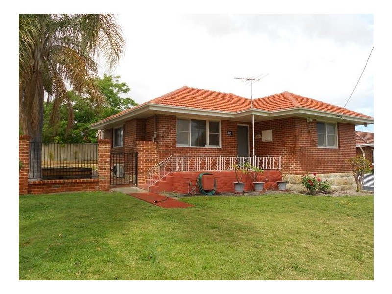 18 Parsons Street, Embleton WA 6062