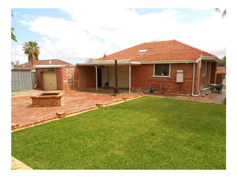 18 Parsons Street, Embleton WA 6062